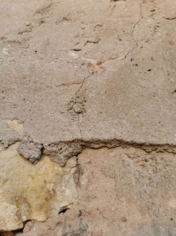 BAU.DE / BAU-Forum: 3. Bild zu Frage "Abtragen von altem Putz" im BAU-Forum "Au&szlig;enw&auml;nde und Fassaden"