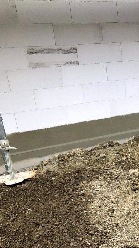 BAU.DE / BAU-Forum: 1. Bild zu Antwort "Weitere Angaben" auf die Frage "Sockelputz: Bitumenanstrich n&ouml;tig? Kosten, Alternativen & korrekte Vorgehensweise?" im BAU-Forum "Au&szlig;enw&auml;nde und Fassaden"