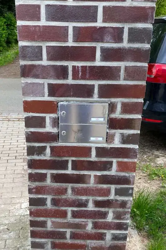 BAU.DE / BAU-Forum: 2. Bild zu Frage "Klinker Mörtelreste / Betonschleier entfernen" im BAU-Forum "Außenwände und Fassaden" BAU.DE / BAU-Forum: 2. Bild zu Frage "Klinker Mörtelreste / Betonschleier entfernen" im BAU-Forum "Außenwände und Fassaden"