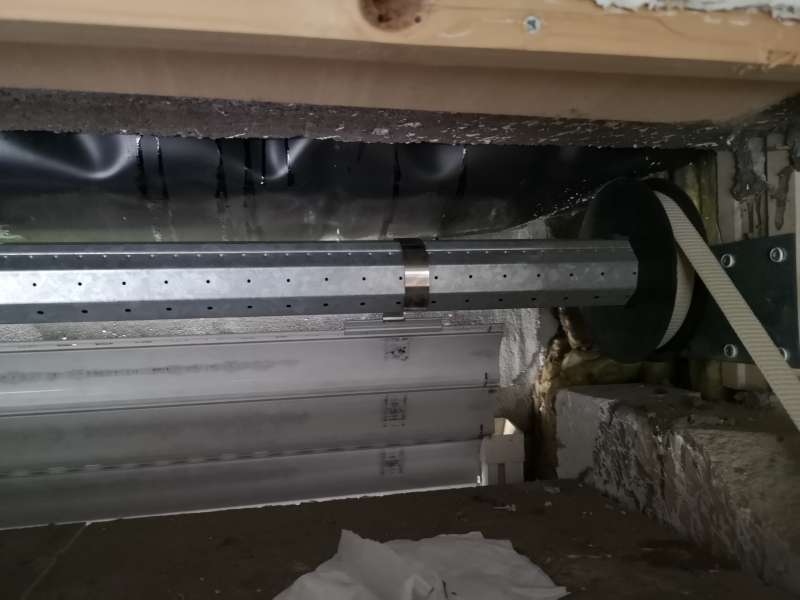 BAU.DE / BAU-Forum: 2. Bild zu Frage "Sperrschicht in Rollladenkasten abgesackt" im BAU-Forum "Außenwände und Fassaden" BAU.DE / BAU-Forum: 2. Bild zu Frage "Sperrschicht in Rollladenkasten abgesackt" im BAU-Forum "Außenwände und Fassaden"