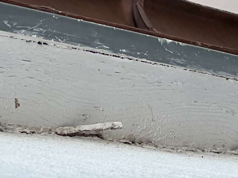 BAU.DE / BAU-Forum: 4. Bild zu Frage "Silikon zwischen Wärmedämmung und Dach löst sich: Risiken und Reparaturmöglichkeiten" im BAU-Forum "Außenwände und Fassaden" BAU.DE / BAU-Forum: 4. Bild zu Frage "Silikon zwischen Wärmedämmung und Dach löst sich: Risiken und Reparaturmöglichkeiten" im BAU-Forum "Außenwände und Fassaden"