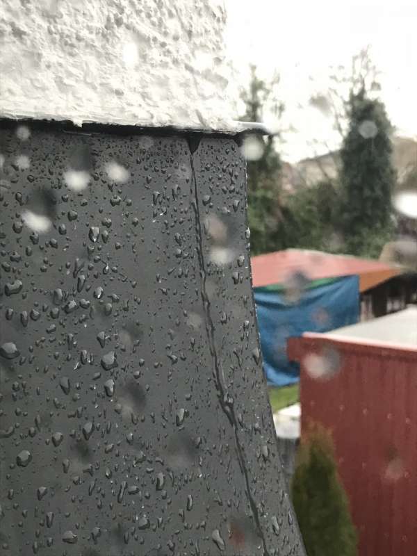 BAU.DE / BAU-Forum: 1. Bild zu Antwort "Echt ermüdend" auf die Frage "Schlagregen-Undichtigkeit Fassade: Ursachen, Ortung & Sanierungskosten?" im BAU-Forum "Außenwände und Fassaden" BAU.DE / BAU-Forum: 1. Bild zu Antwort "Echt ermüdend" auf die Frage "Schlagregen-Undichtigkeit Fassade: Ursachen, Ortung & Sanierungskosten?" im BAU-Forum "Außenwände und Fassaden"