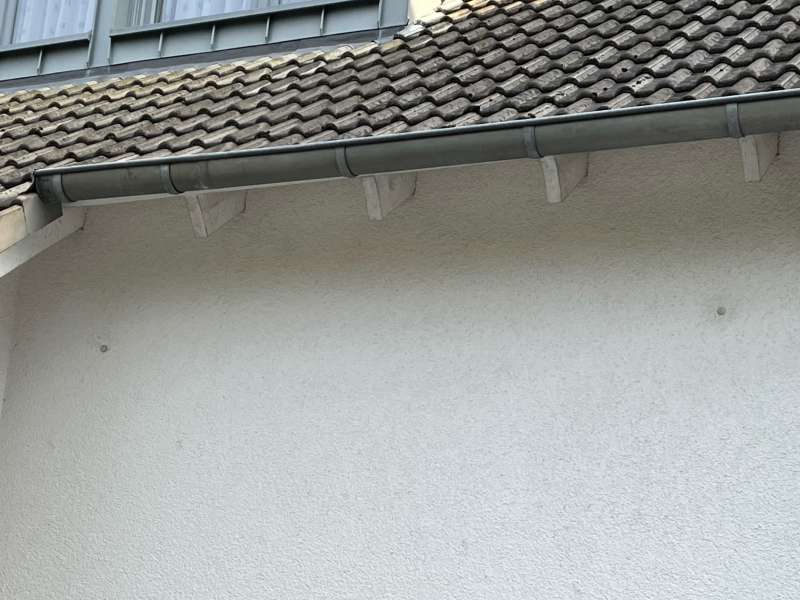 BAU.DE / BAU-Forum: 1. Bild zu Antwort "Gerüstanker/Wanddübel könnte passen" auf die Frage "Plastikkappen im Außenputz mit Kabel: Ursache, Funktion & Gefahren erkennen?" im BAU-Forum "Außenwände und Fassaden" BAU.DE / BAU-Forum: 1. Bild zu Antwort "Gerüstanker/Wanddübel könnte passen" auf die Frage "Plastikkappen im Außenputz mit Kabel: Ursache, Funktion & Gefahren erkennen?" im BAU-Forum "Außenwände und Fassaden"