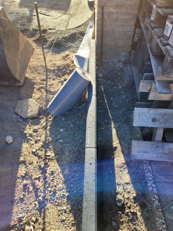 BAU.DE / BAU-Forum: 2. Bild zu Antwort "Fotos gemacht!" auf die Frage "Grundstückserhöhung Nachbar: Garagenwand als Stütze? Rechte, Pflichten & Schutz vor Schäden?" im BAU-Forum "Außenwände und Fassaden" BAU.DE / BAU-Forum: 2. Bild zu Antwort "Fotos gemacht!" auf die Frage "Grundstückserhöhung Nachbar: Garagenwand als Stütze? Rechte, Pflichten & Schutz vor Schäden?" im BAU-Forum "Außenwände und Fassaden"