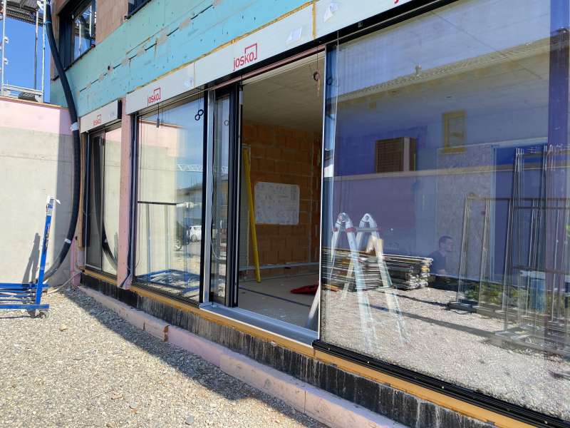 BAU.DE / BAU-Forum: 1. Bild zu Frage "Stabilisierung von Raffstorekästen für eine bündige Fassade: Lösungen und Tipps" im BAU-Forum "Außenwände und Fassaden" BAU.DE / BAU-Forum: 1. Bild zu Frage "Stabilisierung von Raffstorekästen für eine bündige Fassade: Lösungen und Tipps" im BAU-Forum "Außenwände und Fassaden"