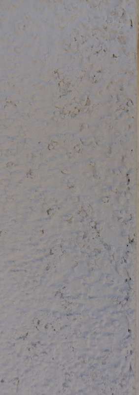 BAU.DE / BAU-Forum: 3. Bild zu Frage "Mangelhafter Au&szlig;enputz am Neubau: Reklamation wegen unsauberer Arbeit an Kanten und Laibungen sowie Poren im Putz m&ouml;glich?" im BAU-Forum "Au&szlig;enw&auml;nde und Fassaden"