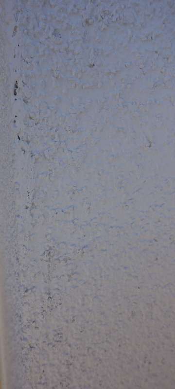 BAU.DE / BAU-Forum: 5. Bild zu Frage "Mangelhafter Au&szlig;enputz am Neubau: Reklamation wegen unsauberer Arbeit an Kanten und Laibungen sowie Poren im Putz m&ouml;glich?" im BAU-Forum "Au&szlig;enw&auml;nde und Fassaden"