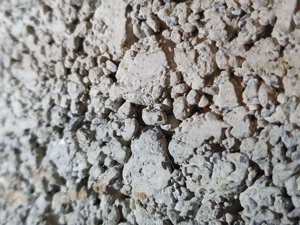 BAU.DE / BAU-Forum: 1. Bild zu Frage "Hilfe Identifizierung Mauerwerk" im BAU-Forum "Au&szlig;enw&auml;nde und Fassaden"