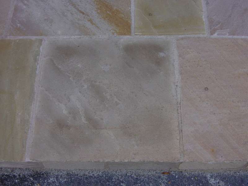 BAU.DE / BAU-Forum: 1. Bild zu Frage "M&auml;ngel bei der Terrasse" im BAU-Forum "Balkon und Terrasse"