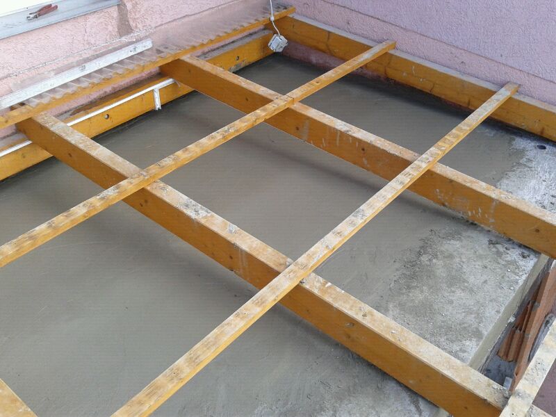 BAU.DE / BAU-Forum: 1. Bild zu Antwort "Schauen wir mal!" auf die Frage "Balkon abdichten nach Anbau: Dichtschl&auml;mme, Kosten & Anleitung f&uuml;r Beton?" im BAU-Forum "Balkon und Terrasse"