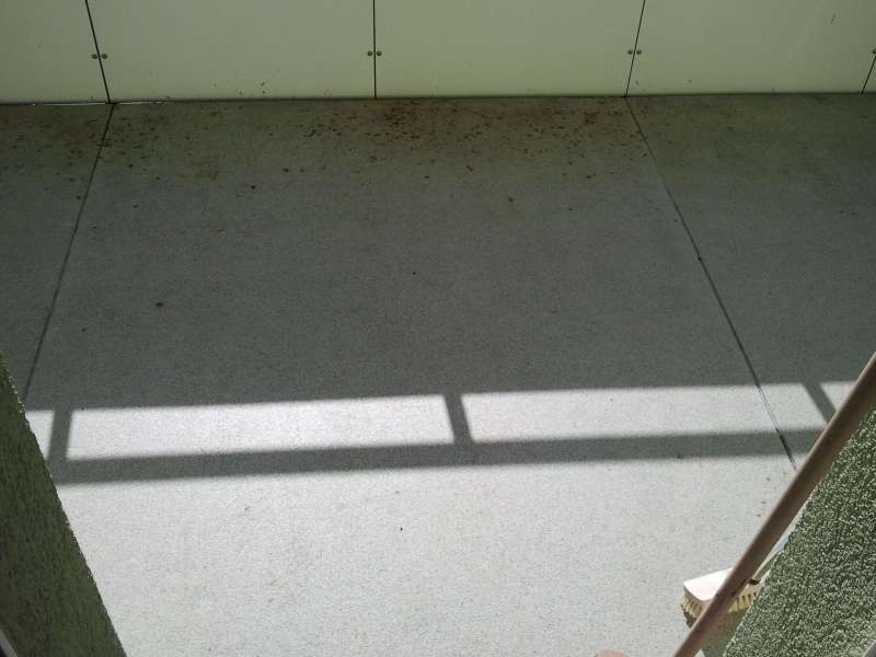 BAU.DE / BAU-Forum: 4. Bild zu Frage "Was habe ich f&uuml;r einen Balkonbodenbelag?" im BAU-Forum "Balkon und Terrasse"