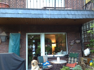 BAU.DE / BAU-Forum: 1. Bild zu Frage "Terrassen&uuml;berdachung unter Einbindung eines Balkons" im BAU-Forum "Balkon und Terrasse"