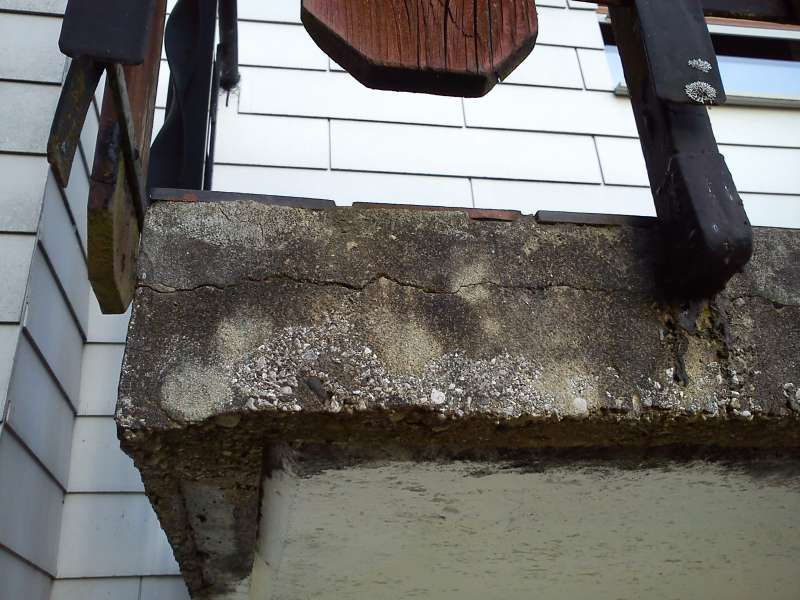 BAU.DE / BAU-Forum: 3. Bild zu Antwort "Fotos" auf die Frage "Balkongel&auml;nder Montage: Verbundanker, Betondeckung & Risiken bei Altbauten?" im BAU-Forum "Balkon und Terrasse"