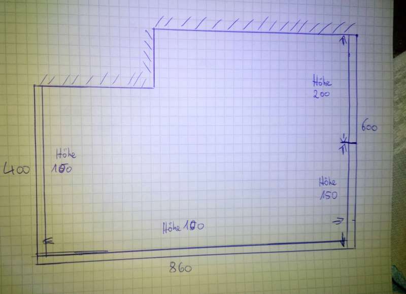 BAU.DE / BAU-Forum: 1. Bild zu Antwort "Terrassenbau: Bild &ndash; Detail zur Sockelabdichtung mit Noppenfolie" auf die Frage "Terrasse an Hauswand bauen: Abdichtung, Materialien & Kosten im &Uuml;berblick?" im BAU-Forum "Balkon und Terrasse"