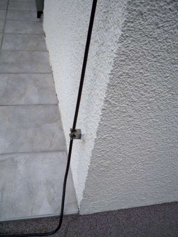 BAU.DE / BAU-Forum: 2. Bild zu Frage "alter Baufehler - Abdichtung zwischen Terrasse und Haus" im BAU-Forum "Balkon und Terrasse" BAU.DE / BAU-Forum: 2. Bild zu Frage "alter Baufehler - Abdichtung zwischen Terrasse und Haus" im BAU-Forum "Balkon und Terrasse"