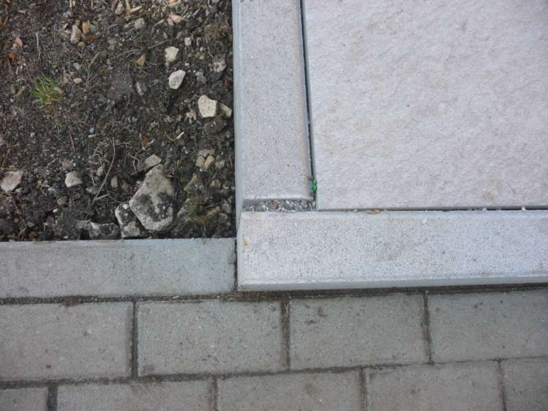 BAU.DE / BAU-Forum: 2. Bild zu Frage "Randsteine Einbaulage: Was ist zu beachten? Tipps zu Frostsicherheit & Stabilit&auml;t" im BAU-Forum "Balkon und Terrasse"