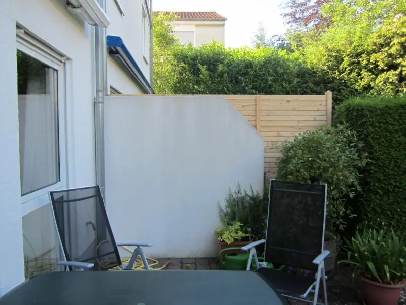 BAU.DE / BAU-Forum: 1. Bild zu Frage "Reihenh&auml;user sind bauseits bereits mit einem..." im BAU-Forum "Balkon und Terrasse"