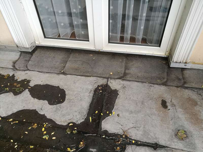 BAU.DE / BAU-Forum: 4. Bild zu Frage "Fragen zum Terrassenbelag (u.a. Entw&auml;sserungsrinne)" im BAU-Forum "Balkon und Terrasse"