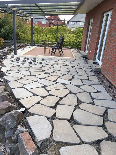 BAU.DE / BAU-Forum: 3. Bild zu Frage "40 m&sup2; Naturstein-Terrasse, Erfahrungen WeberMix 682" im BAU-Forum "Balkon und Terrasse"