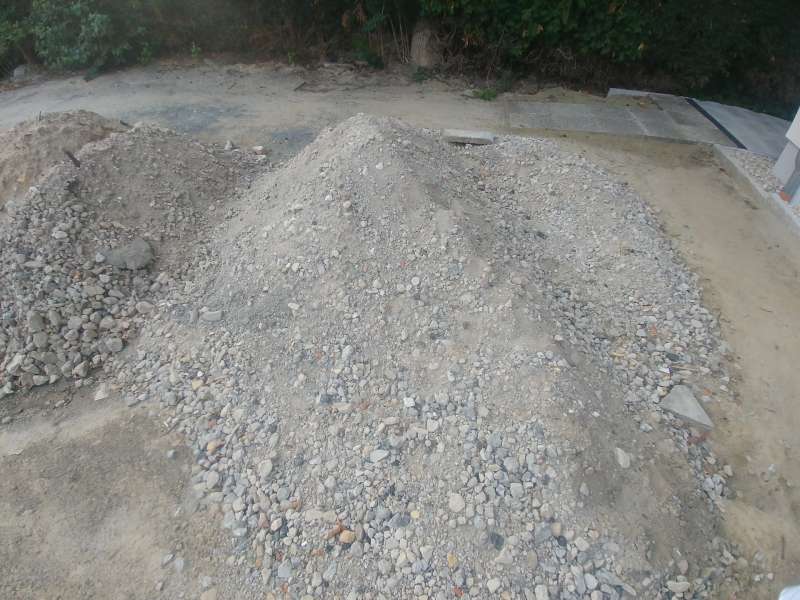 BAU.DE / BAU-Forum: 2. Bild zu Frage "Gelbliche Flecken auf Granitplatten im Au&szlig;enbereich" im BAU-Forum "Balkon und Terrasse"