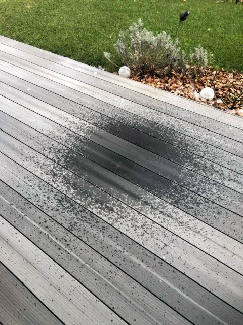 BAU.DE / BAU-Forum: 1. Bild zu Frage "Balkon von oben tropft st&auml;ndig auf Terrasse (Wasser&uuml;berlaufrohre)" im BAU-Forum "Balkon und Terrasse"