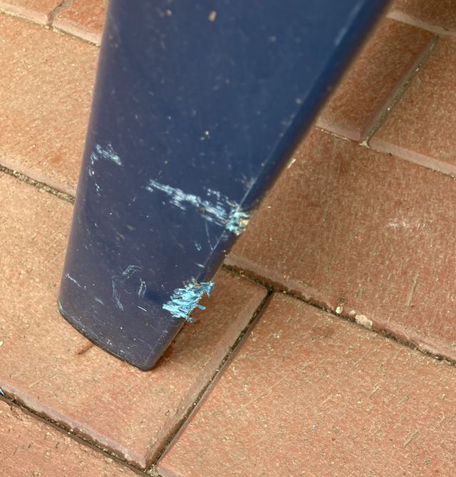 BAU.DE / BAU-Forum: 1. Bild zu Frage "Nagespuren an Kunststoff-Gartenm&ouml;beln" im BAU-Forum "Balkon und Terrasse"