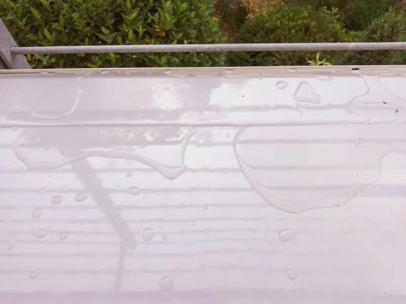 BAU.DE / BAU-Forum: 4. Bild zu Antwort "Nachtropfender Balkon" auf die Frage "Balkonsanierung: Staun&auml;sse & Nachtropfen nach Abdichtung &ndash; Ursachen & L&ouml;sungen?" im BAU-Forum "Balkon und Terrasse"