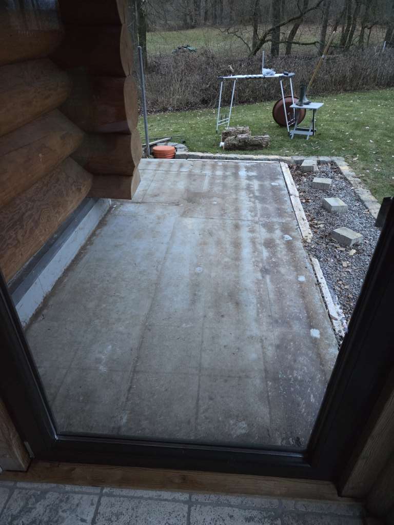 BAU.DE / BAU-Forum: 3. Bild zu Frage "Terrasse auf Garagendach: Leichter & pflegeleichter Aufbau bis 18 cm gesucht" im BAU-Forum "Balkon und Terrasse"