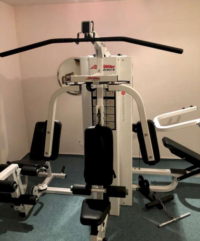 BAU.DE / BAU-Forum: 1. Bild zu Frage "Kraftstation auf Betonboden: Maximale Belastung pro qm? Gewicht pr&uuml;fen!" im BAU-Forum "Bauphysik"