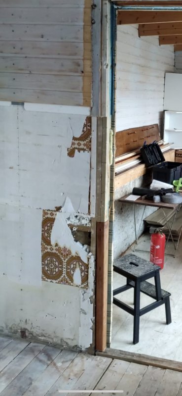 BAU.DE / BAU-Forum: 1. Bild zu Frage "Schadstoffe im DDR-Haus: UF-Ortschaum & Steinwolle &ndash; Risiken, Entfernung & Kosten?" im BAU-Forum "Bauphysik"