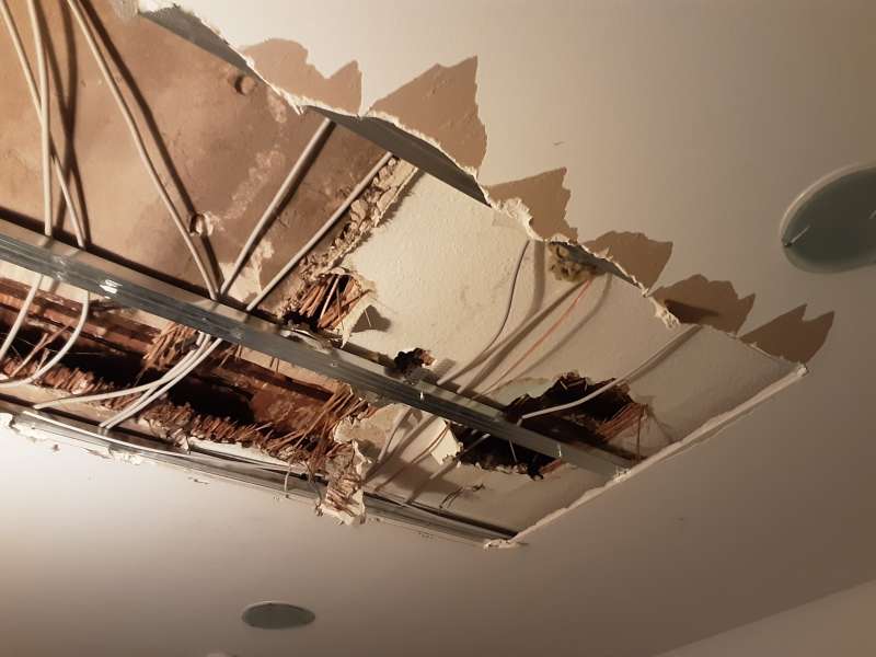 BAU.DE / BAU-Forum: 2. Bild zu Frage "Schalld&auml;mmung Decke verbessern: Altbau, Kosten, Aufbau & Materialien im Vergleich?" im BAU-Forum "Bauphysik"