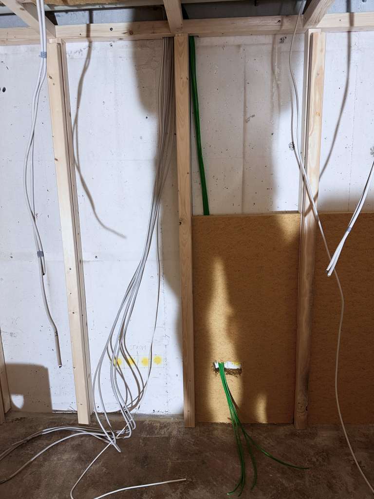 BAU.DE / BAU-Forum: 3. Bild zu Frage "Dampfsperre im Keller mit Holzwolle: Notwendigkeit, Risiken & Alternativen?" im BAU-Forum "Bauphysik"