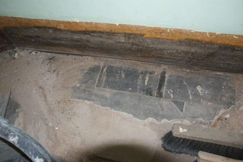 BAU.DE / BAU-Forum: 2. Bild zu Antwort "weitere Bilder..." auf die Frage "Bodenplatten identifizieren: Material, Alter & potentielle Gefahren im Altbau?" im BAU-Forum "Baustoffe" BAU.DE / BAU-Forum: 2. Bild zu Antwort "weitere Bilder..." auf die Frage "Bodenplatten identifizieren: Material, Alter & potentielle Gefahren im Altbau?" im BAU-Forum "Baustoffe"