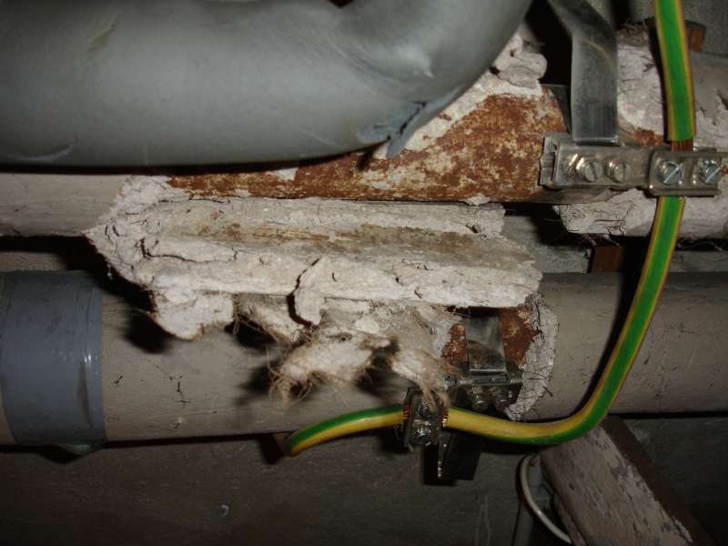 BAU.DE / BAU-Forum: 2. Bild zu Frage "Asbest in Rohrverkleidung?" im BAU-Forum "Baustoffe" BAU.DE / BAU-Forum: 2. Bild zu Frage "Asbest in Rohrverkleidung?" im BAU-Forum "Baustoffe"