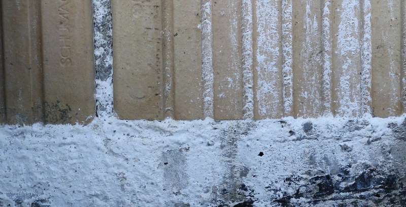 BAU.DE / BAU-Forum: 3. Bild zu Frage "Weiße Ausblühungen im Mörtel" im BAU-Forum "Baustoffe" BAU.DE / BAU-Forum: 3. Bild zu Frage "Weiße Ausblühungen im Mörtel" im BAU-Forum "Baustoffe"