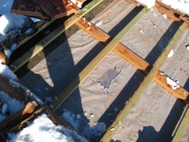 BAU.DE / BAU-Forum: 2. Bild zu Frage "Poröse Deckfolie an PU-Aufdachdämmung" im BAU-Forum "Baustoffe" BAU.DE / BAU-Forum: 2. Bild zu Frage "Poröse Deckfolie an PU-Aufdachdämmung" im BAU-Forum "Baustoffe"