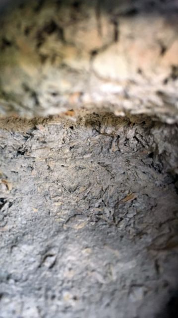 BAU.DE / BAU-Forum: 1. Bild zu Frage "Hat jemand eine Idee was f&uuml;r ein Bustoff es ist?" im BAU-Forum "Baustoffe"