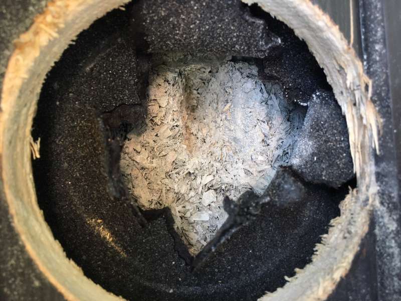 BAU.DE / BAU-Forum: 2. Bild zu Antwort "Asbest?" auf die Frage "Unbekannter Baustoff unter Holzverkleidung: Analyse, Gefahren & Fachberatung?" im BAU-Forum "Baustoffe"