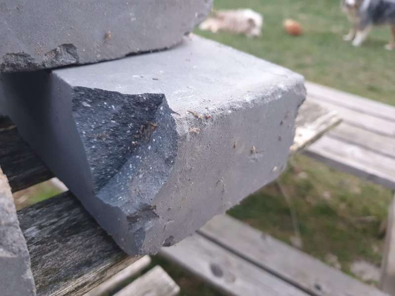 BAU.DE / BAU-Forum: 3. Bild zu Frage "Was ist das f&uuml;r ein Stein?" im BAU-Forum "Baustoffe"