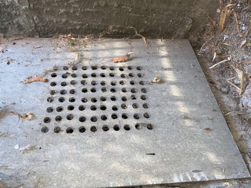 BAU.DE / BAU-Forum: 5. Bild zu Frage "L&uuml;ftungs&ouml;ffnung im Kriechkeller" im BAU-Forum "Baustoffe"