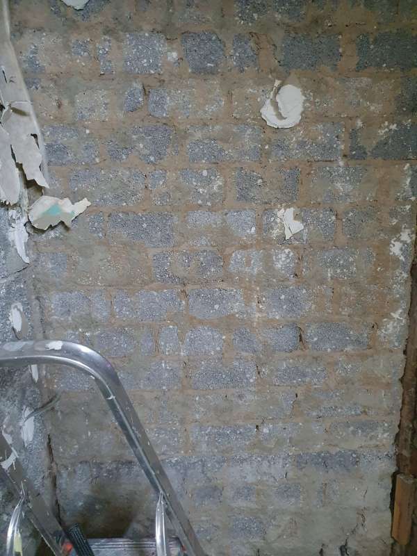 BAU.DE / BAU-Forum: 1. Bild zu Frage "Holzst&auml;nderhaus Wandaufbau 1930: Sanierung mit Kalkputz, Feuchtigkeit & ideale Materialien?" im BAU-Forum "&Ouml;kologisches und biologisches Bauen"