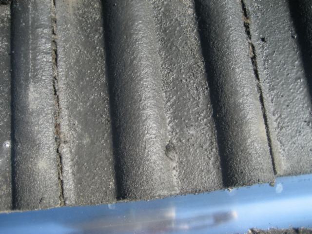 BAU.DE / BAU-Forum: 2. Bild zu Frage "Dachbeschichtung mangelhaft? Qualität prüfen & Fehler erkennen – Kosten, Alternativen & Risiken" im BAU-Forum "Dach" BAU.DE / BAU-Forum: 2. Bild zu Frage "Dachbeschichtung mangelhaft? Qualität prüfen & Fehler erkennen – Kosten, Alternativen & Risiken" im BAU-Forum "Dach"