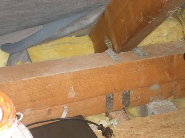 BAU.DE / BAU-Forum: 2. Bild zu Frage "Dachboden d&auml;mmen im Neubau: Zwischensparrend&auml;mmung mit Glasfaser &ndash; Risiken & L&ouml;sungen?" im BAU-Forum "Dach"