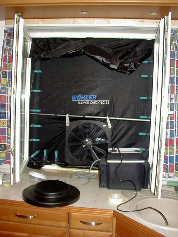 BAU.DE / BAU-Forum: 2. Bild zu Antwort "Dampfbremse: Nut-Feder-Fußboden – Luftdichte Ebene im Holzrahmenbau" auf die Frage "Dachdämmung mit Dampfbremse: Abstand Sparren, Folie richtig verlegen & häufige Fehler vermeiden?" im BAU-Forum "Dach" BAU.DE / BAU-Forum: 2. Bild zu Antwort "Dampfbremse: Nut-Feder-Fußboden – Luftdichte Ebene im Holzrahmenbau" auf die Frage "Dachdämmung mit Dampfbremse: Abstand Sparren, Folie richtig verlegen & häufige Fehler vermeiden?" im BAU-Forum "Dach"