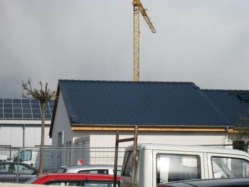 BAU.DE / BAU-Forum: 4. Bild zu Frage "Nelskamp Dachsteine: Farbe bl&auml;ttert ab &ndash; Ursachen, Erfahrungen & Rechte bei M&auml;ngeln?" im BAU-Forum "Dach"