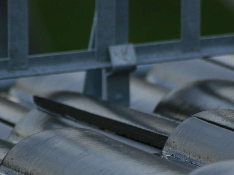 BAU.DE / BAU-Forum: 2. Bild zu Frage "Schneefanggitter Montage: Fachgerecht oder Minimalprinzip? Methoden, Kosten & Beurteilung" im BAU-Forum "Dach"