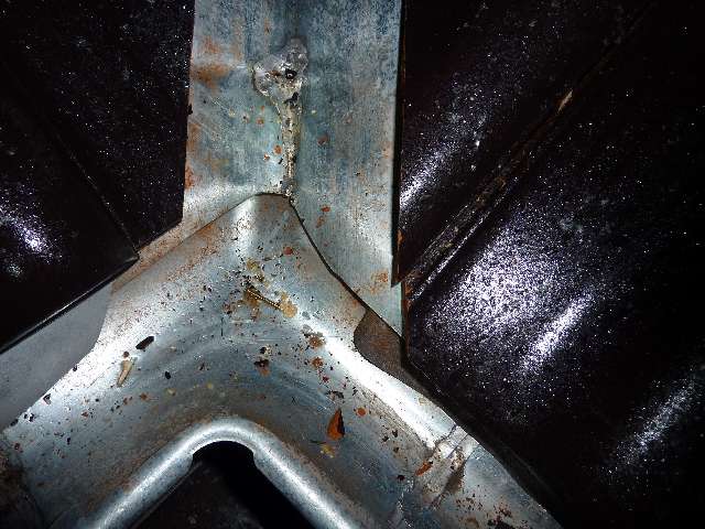 BAU.DE / BAU-Forum: 3. Bild zu Frage "Dachsanierung: Lackfehler bei Erlus Ziegeln &ndash; Handwerksfehler oder normal? Bewertung, Ursachen & L&ouml;sungen" im BAU-Forum "Dach"