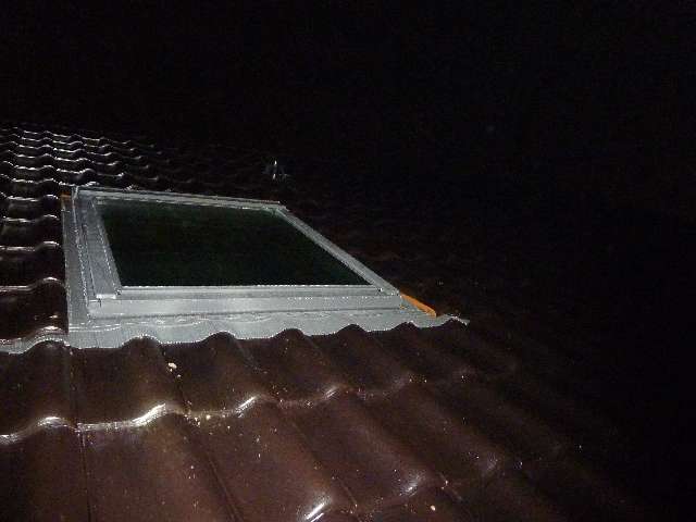 BAU.DE / BAU-Forum: 4. Bild zu Frage "Dachsanierung: Lackfehler bei Erlus Ziegeln &ndash; Handwerksfehler oder normal? Bewertung, Ursachen & L&ouml;sungen" im BAU-Forum "Dach"