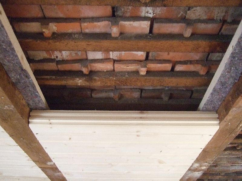 BAU.DE / BAU-Forum: 1. Bild zu Antwort "Dachd&auml;mmung Altbau: Holz als D&auml;mmung ohne Abdeckung!" auf die Frage "Dachd&auml;mmung im Altbau: M&ouml;glichkeiten, Kosten & Alternativen zur Abdeckung?" im BAU-Forum "Dach"