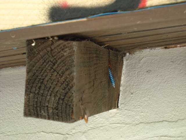 BAU.DE / BAU-Forum: 2. Bild zu Frage "Aufsparrend&auml;mmung: Schiefe Schrauben gef&auml;hrden Sparren? Risiken, Korrektur & Kosten" im BAU-Forum "Dach"